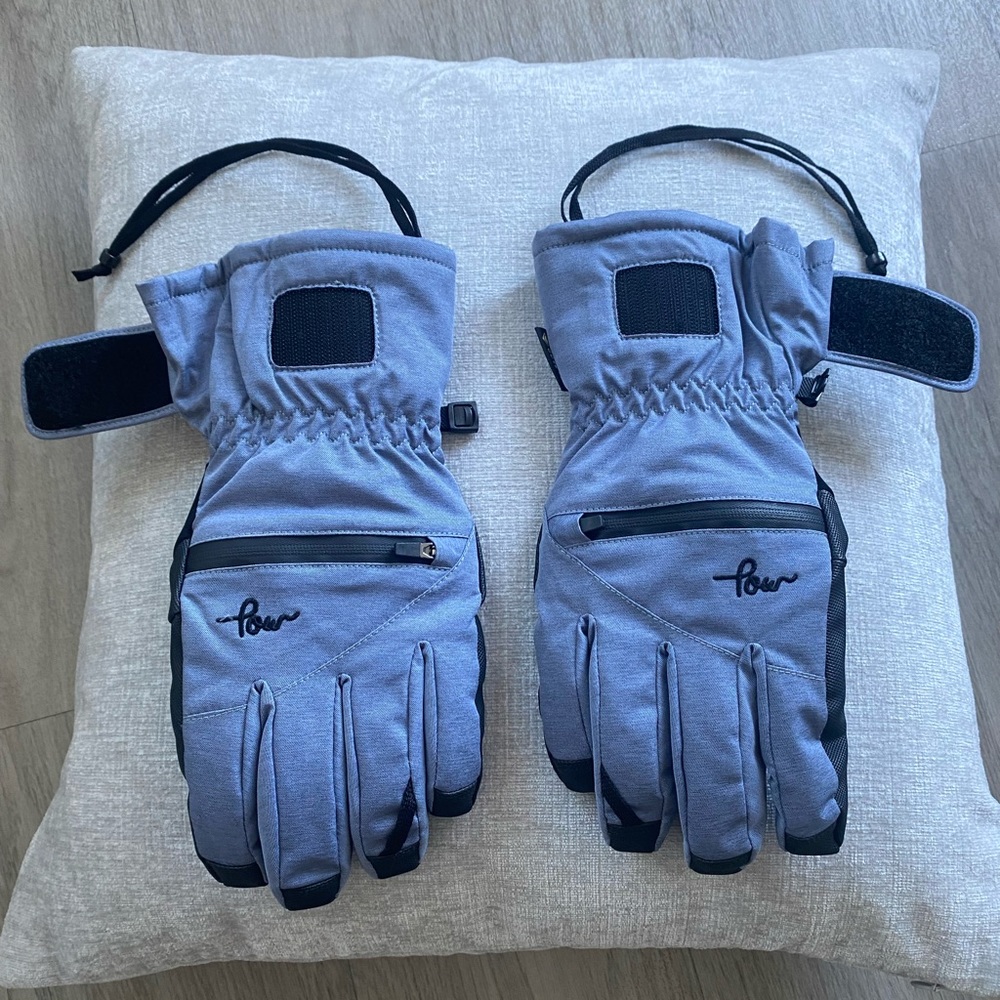 POW gortex Ski or snowboarding gloves.